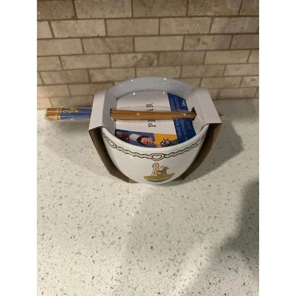 New Disney Pixar Ratatouille 20-Ounce Ceramic Ramen Bowl and Chopstick Set - Picture 3 of 5